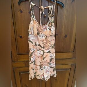 Lea & Viola Ladies Size Small Ruffled Rompers with tie back light pink print.EUC